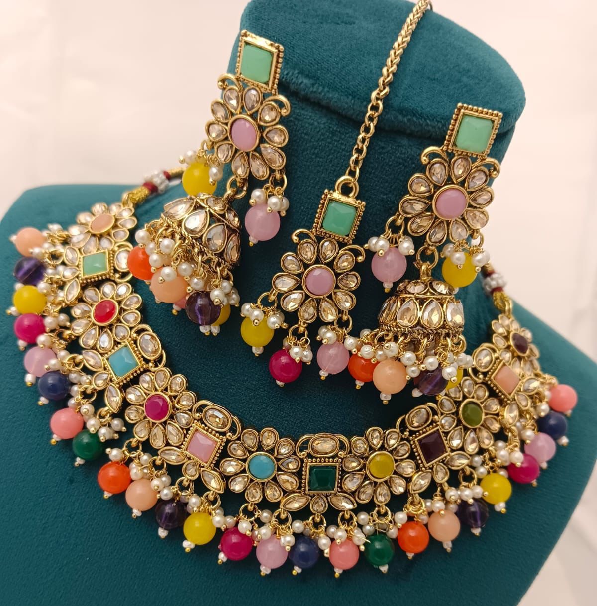 Multicolour set