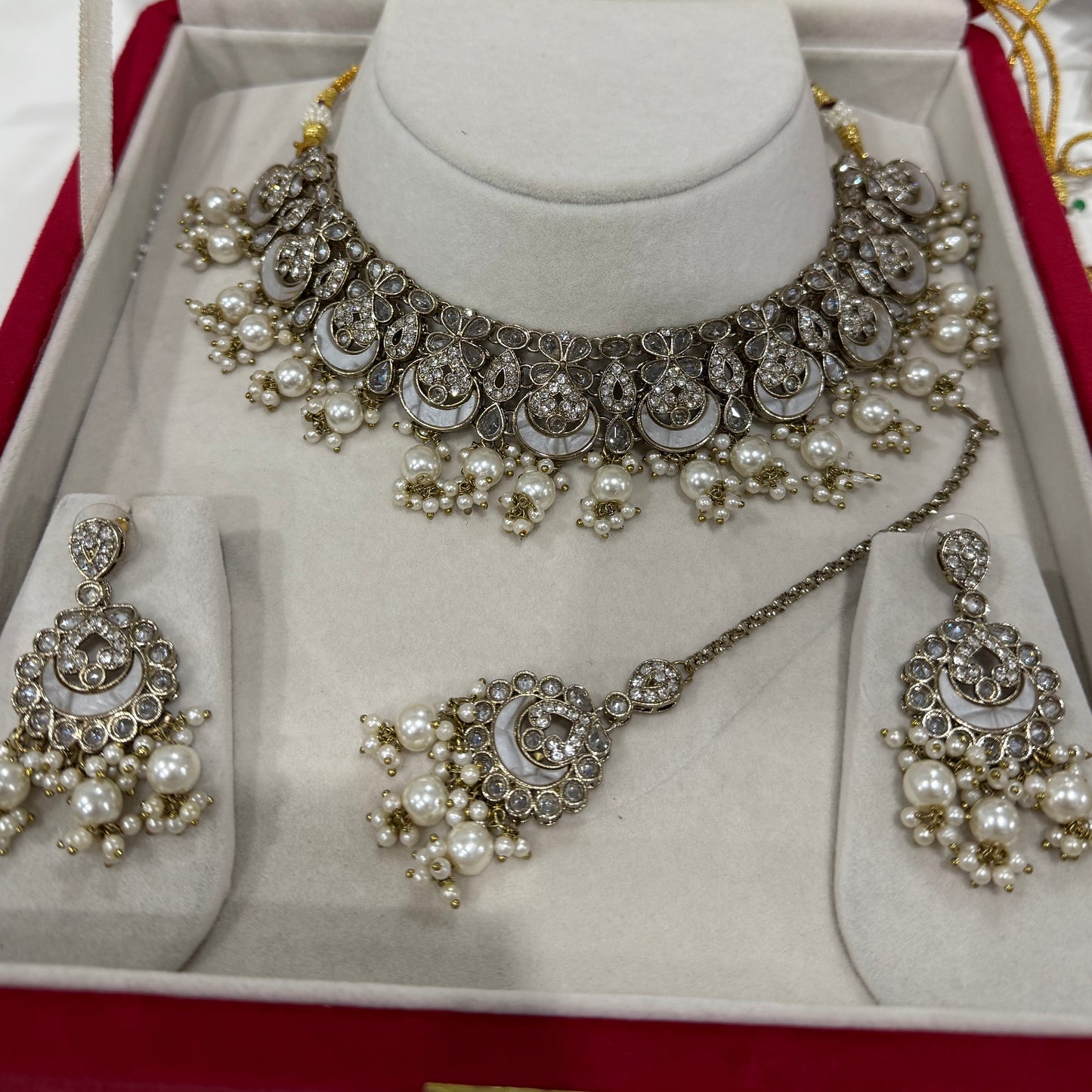 Necklace Set (Inspired by Sabyasachi) image 0