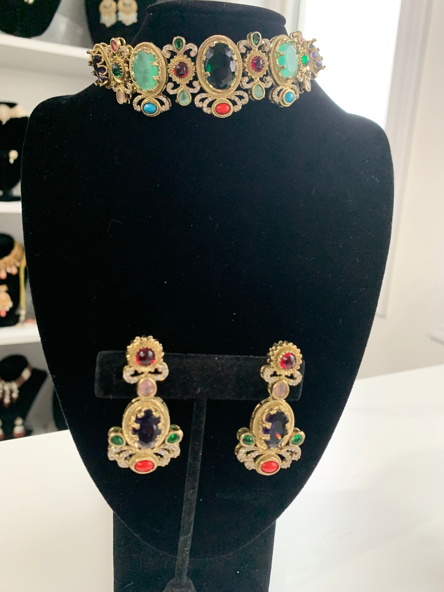 Choker Set