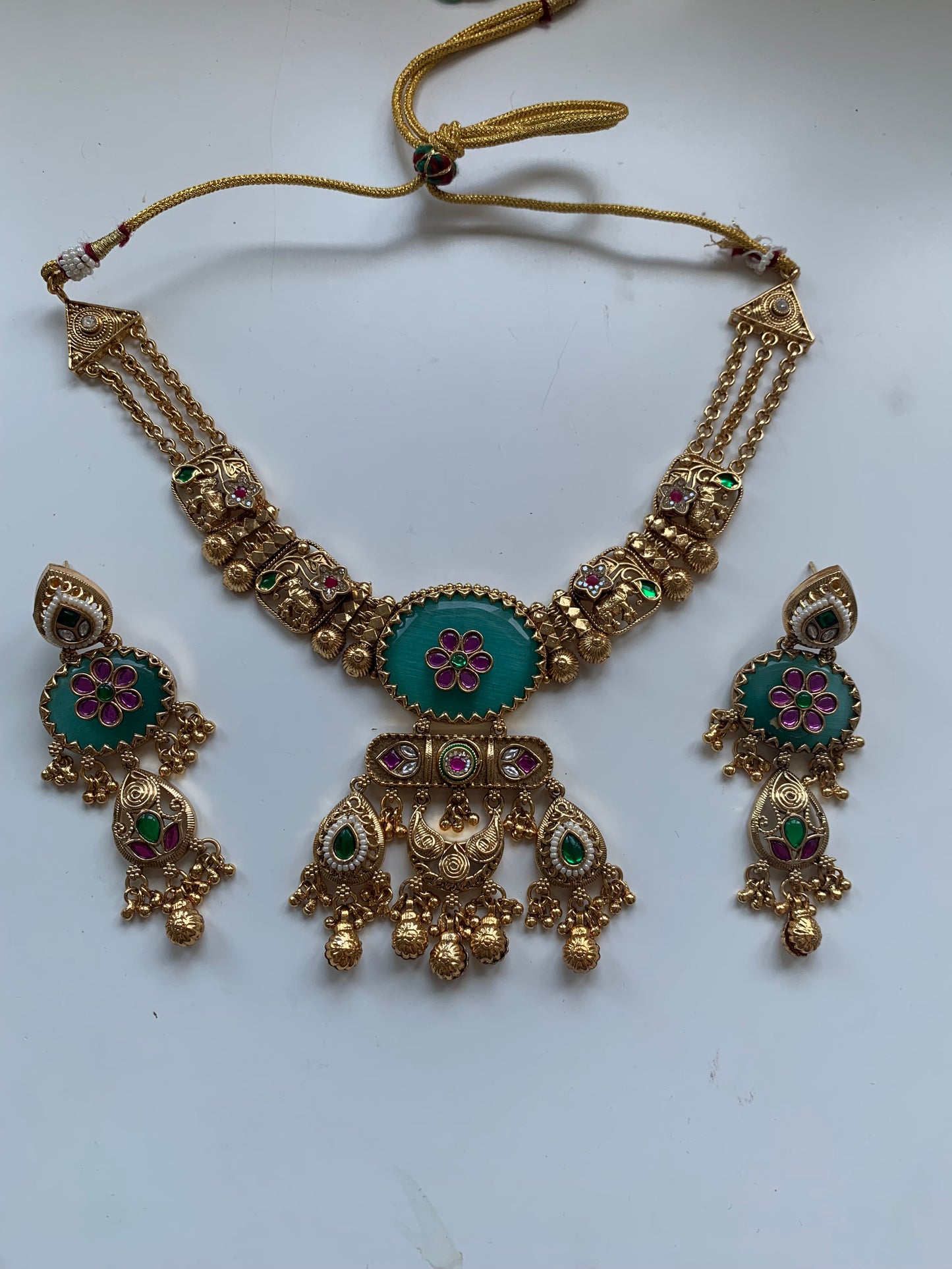Heritage Necklace Set