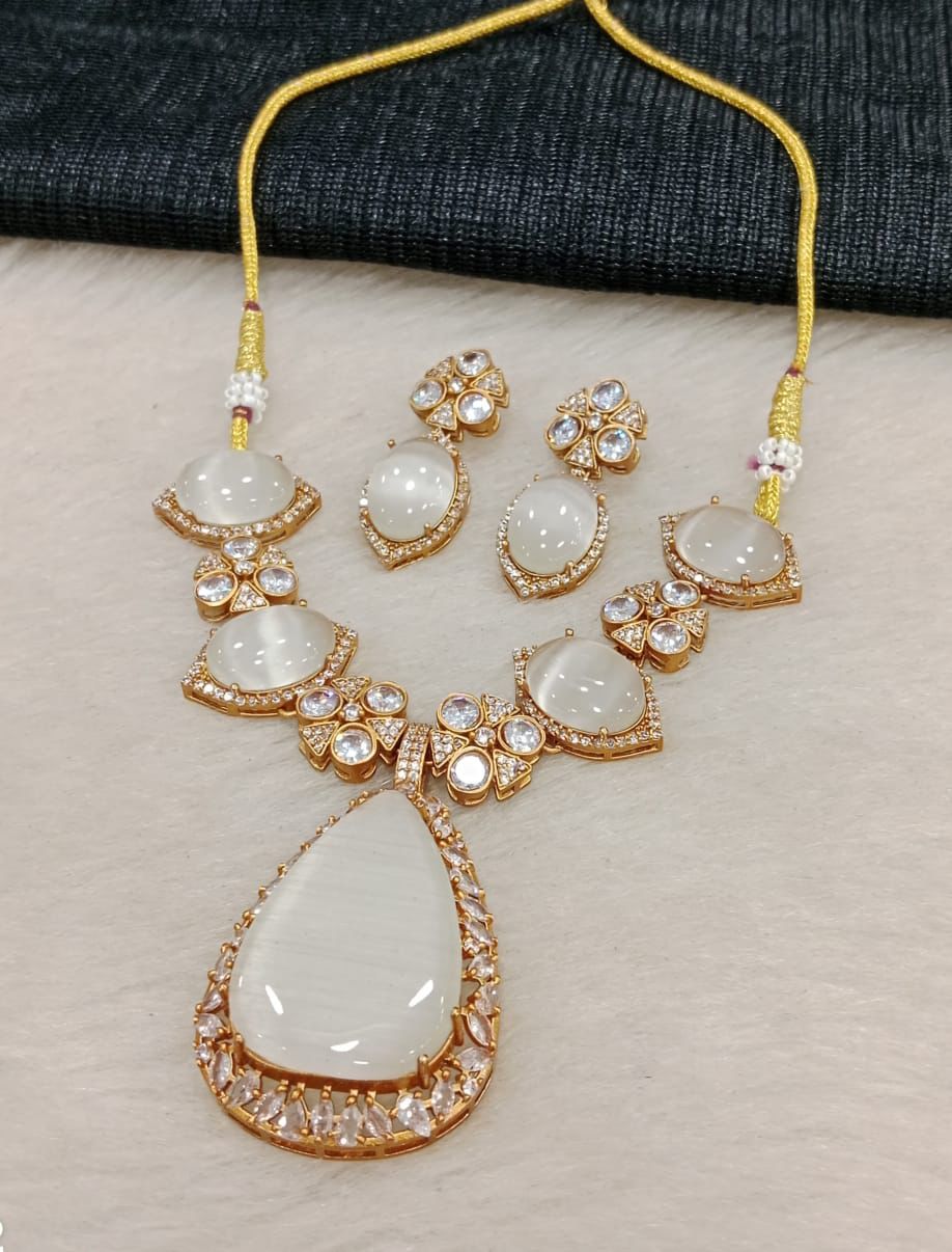 Pendant Necklace Set