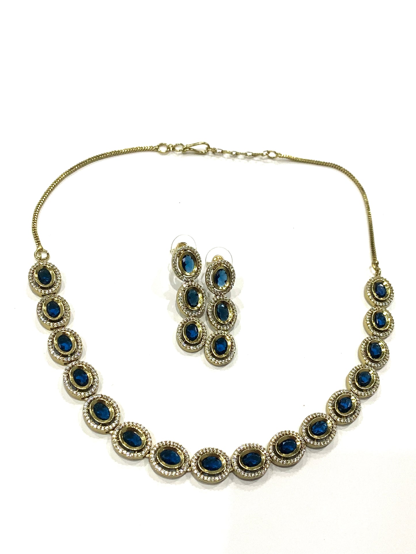 Sleek Necklace Set