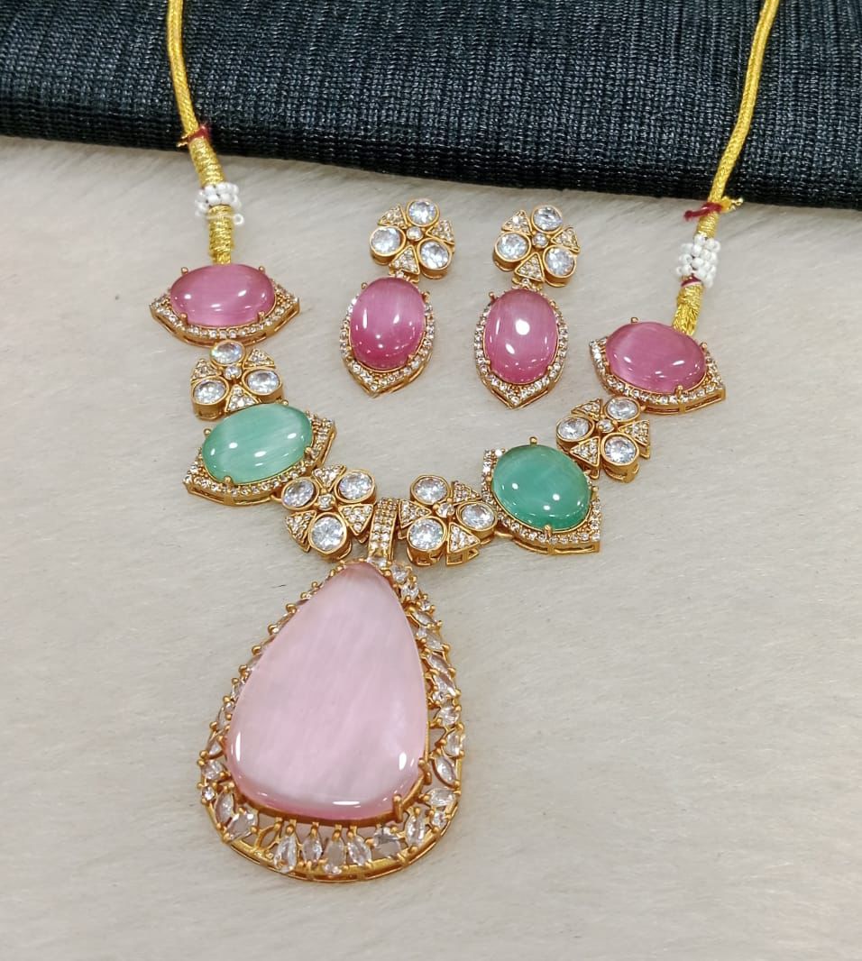 Pendant Necklace Set