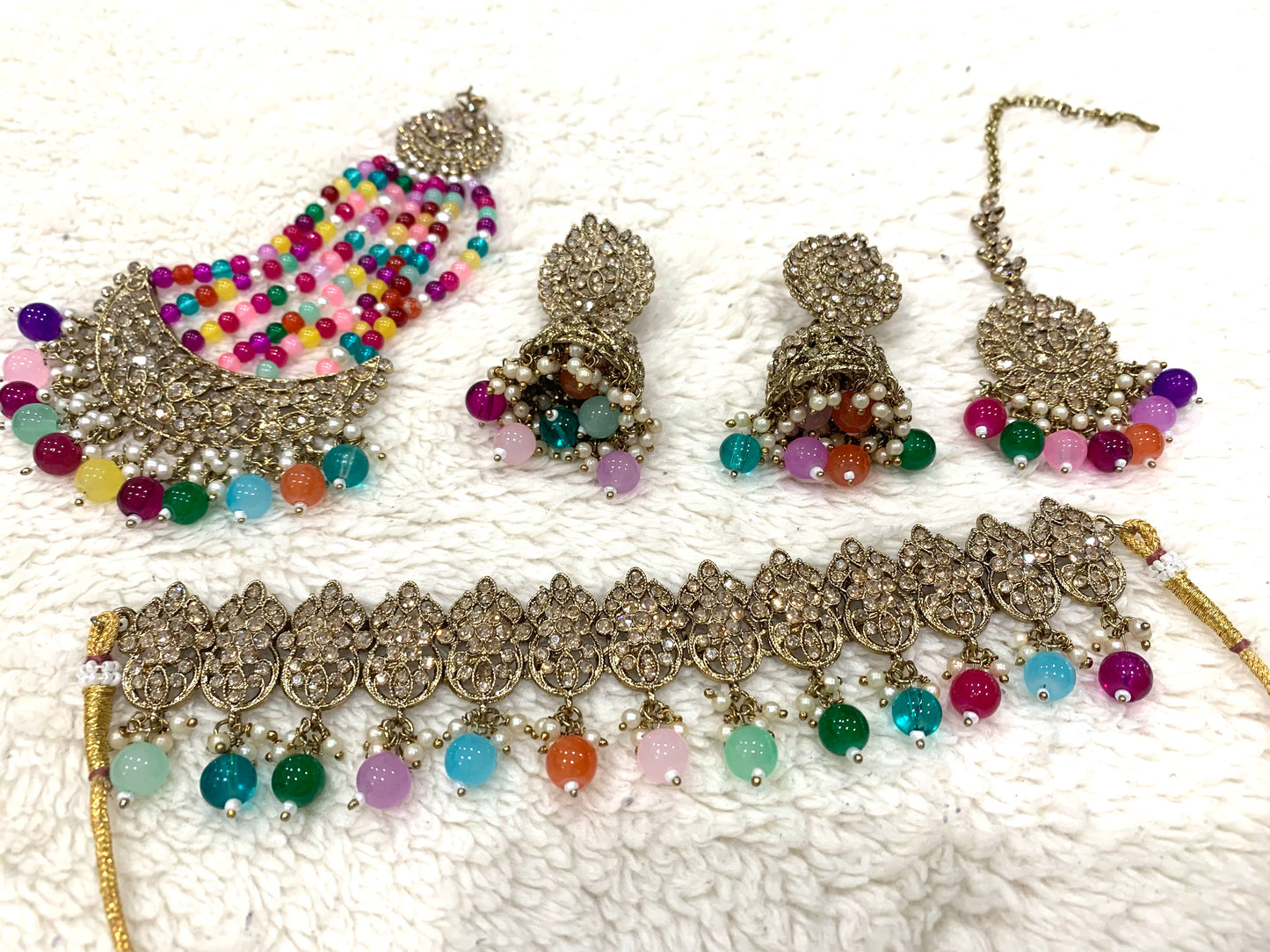 Choker Set with Paasa