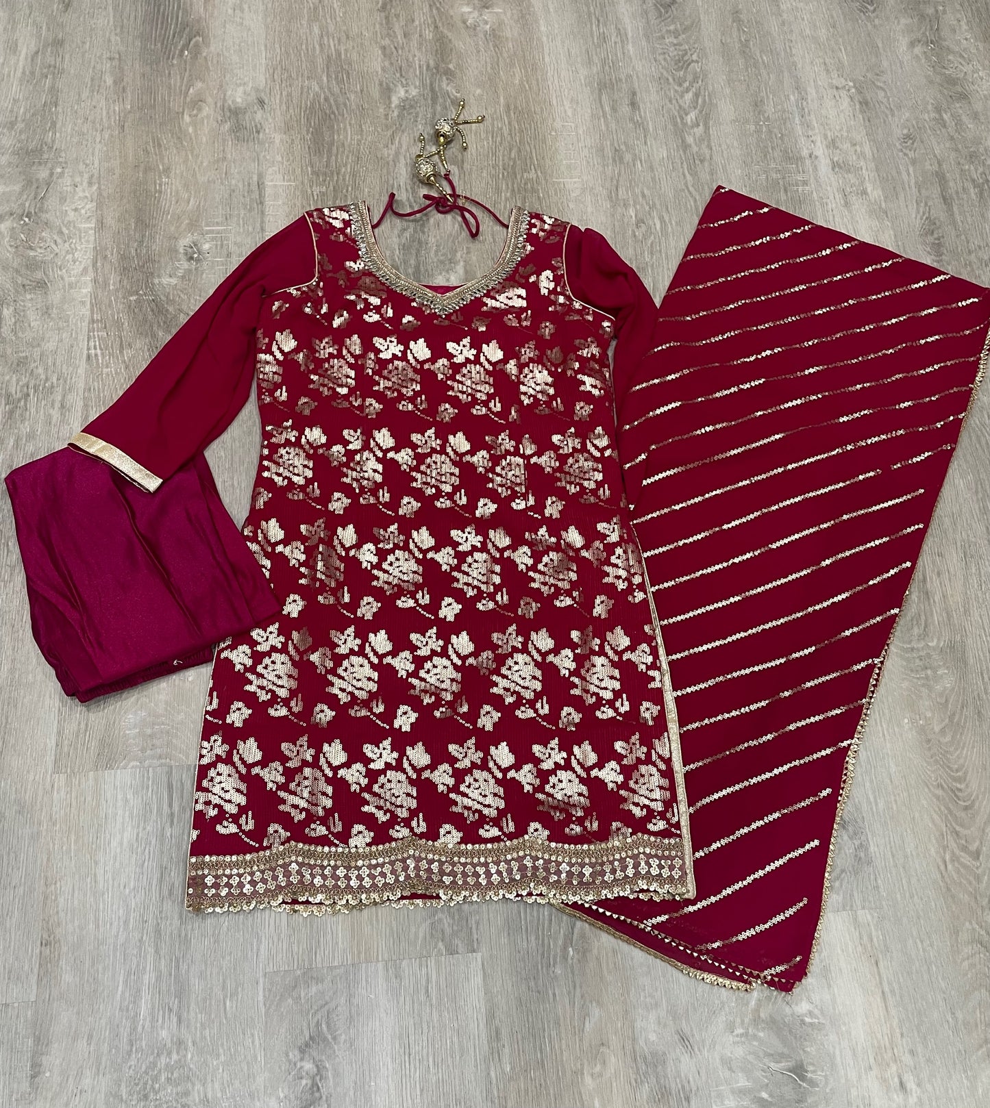 Pajami Suit - Size 42 image 0