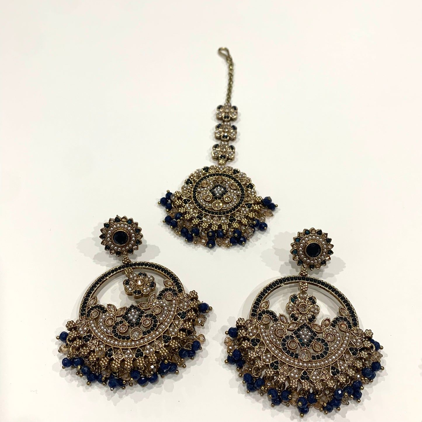Oversized Earrings & Tikka Set
