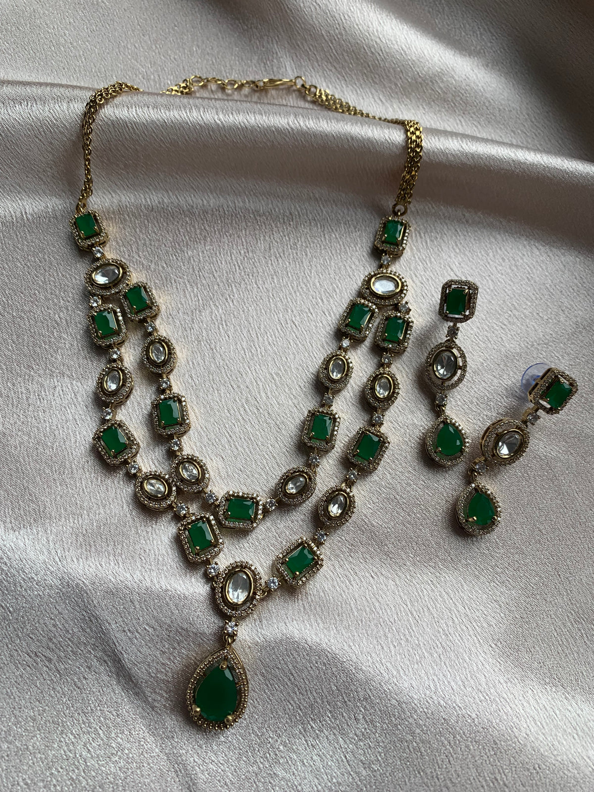 Green Double Layered Uncut Kundan Necklace Set