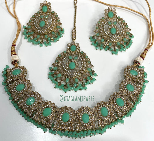 Necklace Set with Oversized Earrings & Tikka  image 0