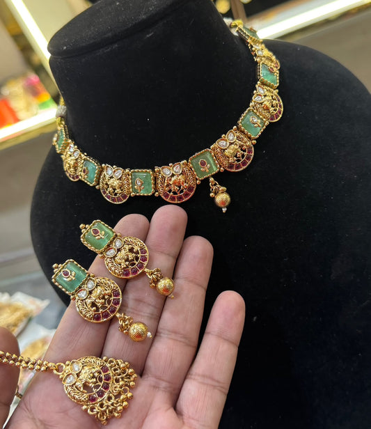Heritage Necklace Set