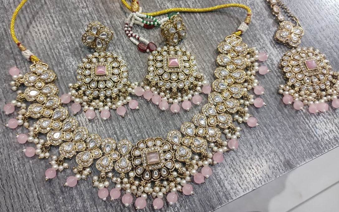 Kundan Necklace Set