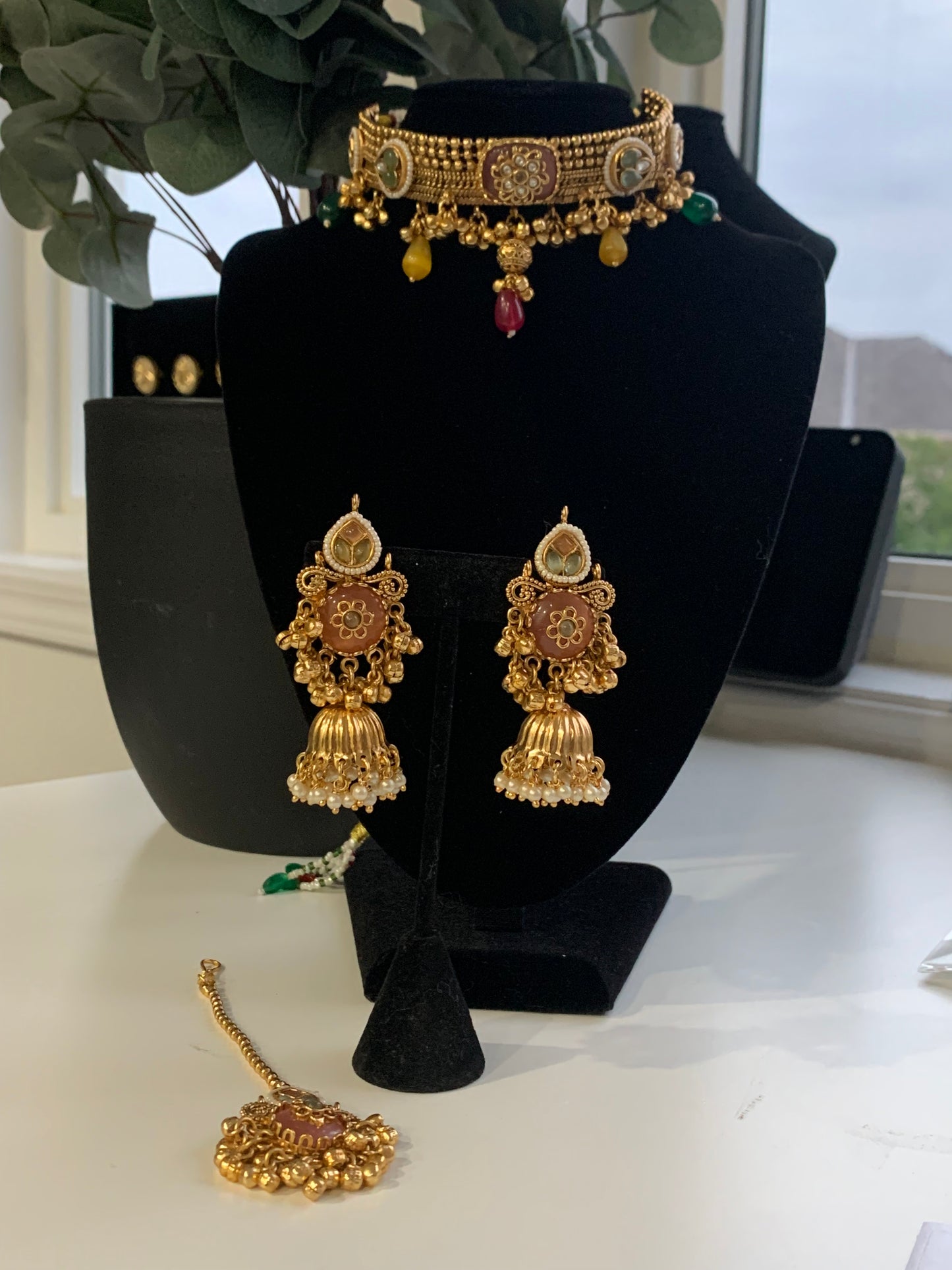 Heritage Choker Set