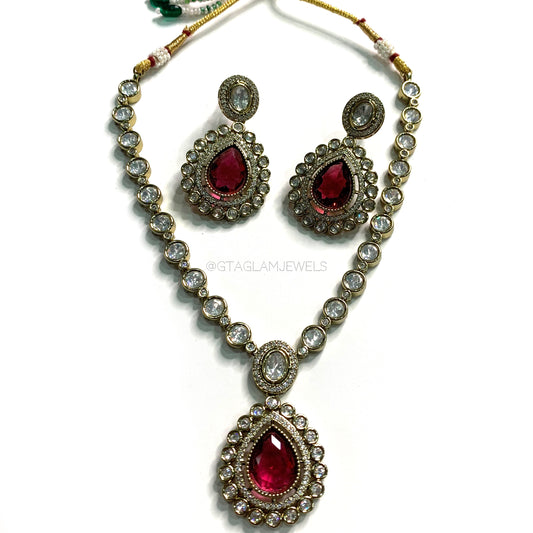Uncut Kundan Necklce Set image 0