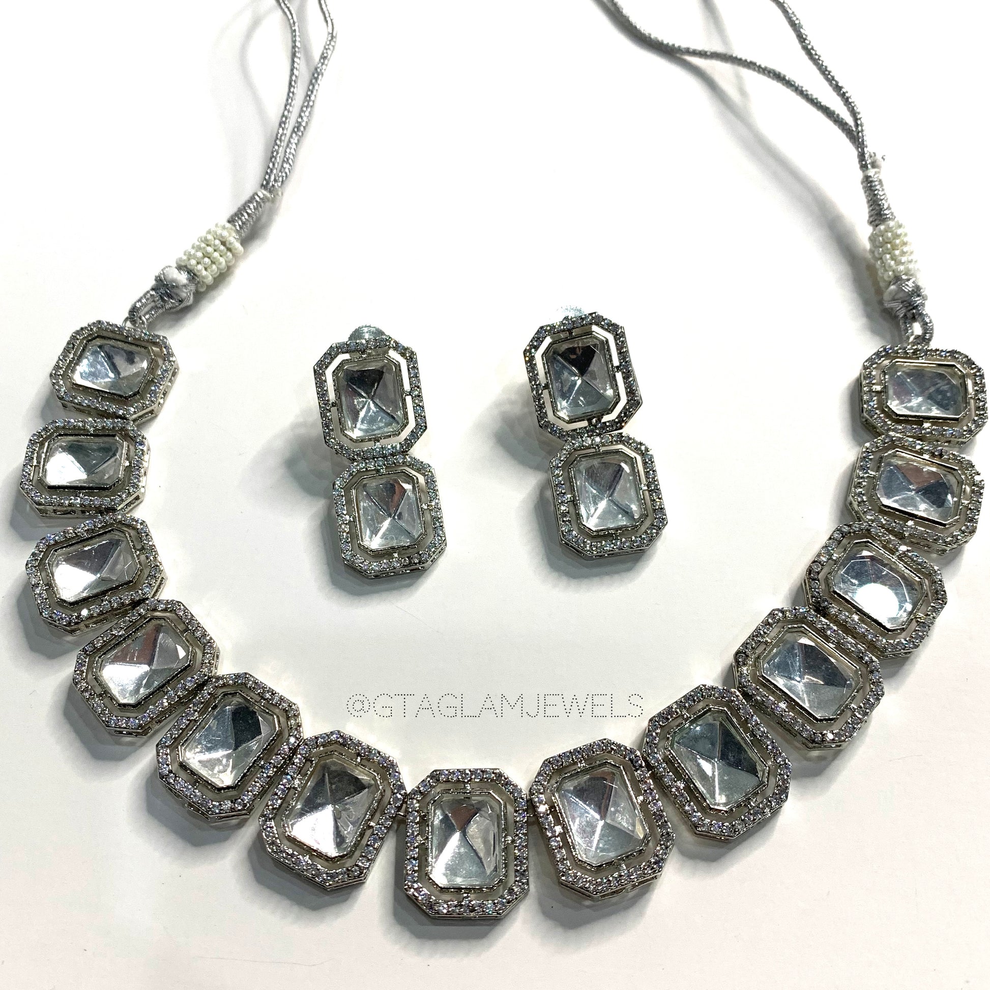 Uncut Kundan Necklace Set image 0