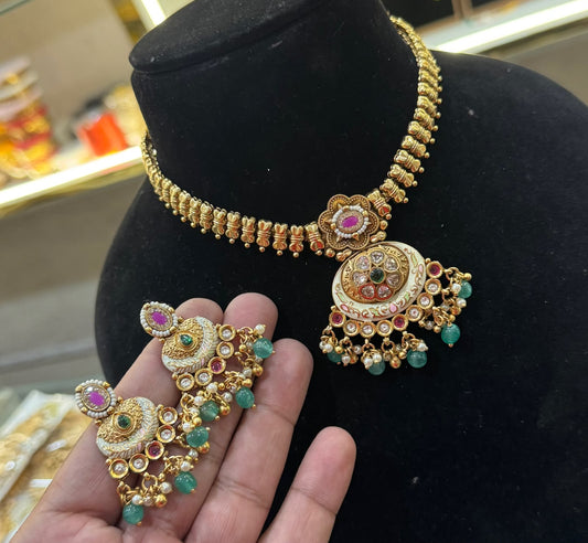 Heritage Necklace Set