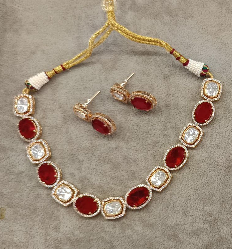 Tyani Kundan Set