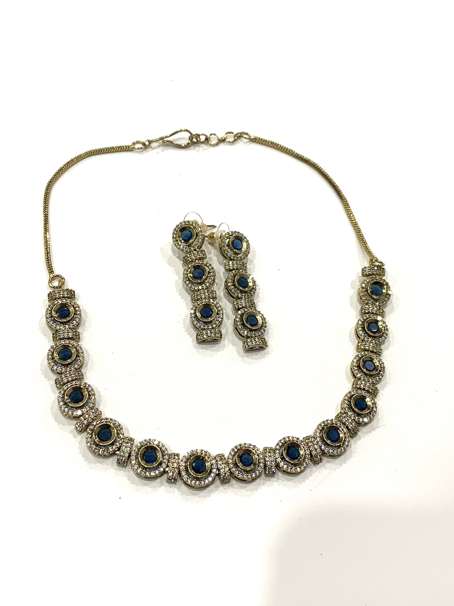 Sleek Necklace Set