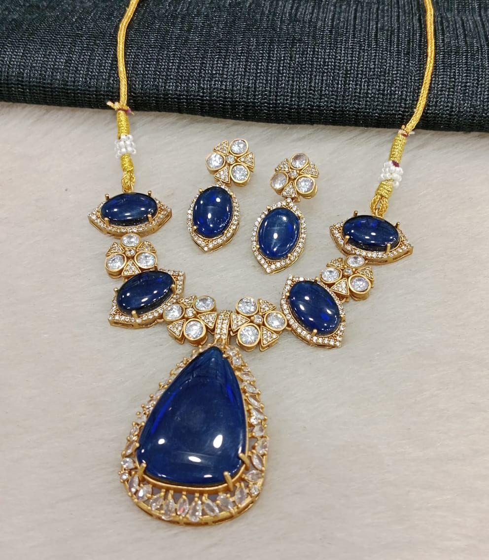 Pendant Necklace Set