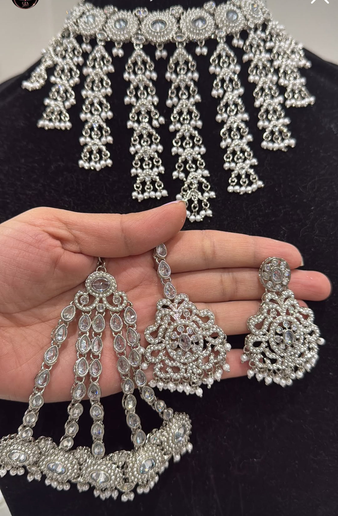 Waterfall Set with Earrings, Tikka & Paasa