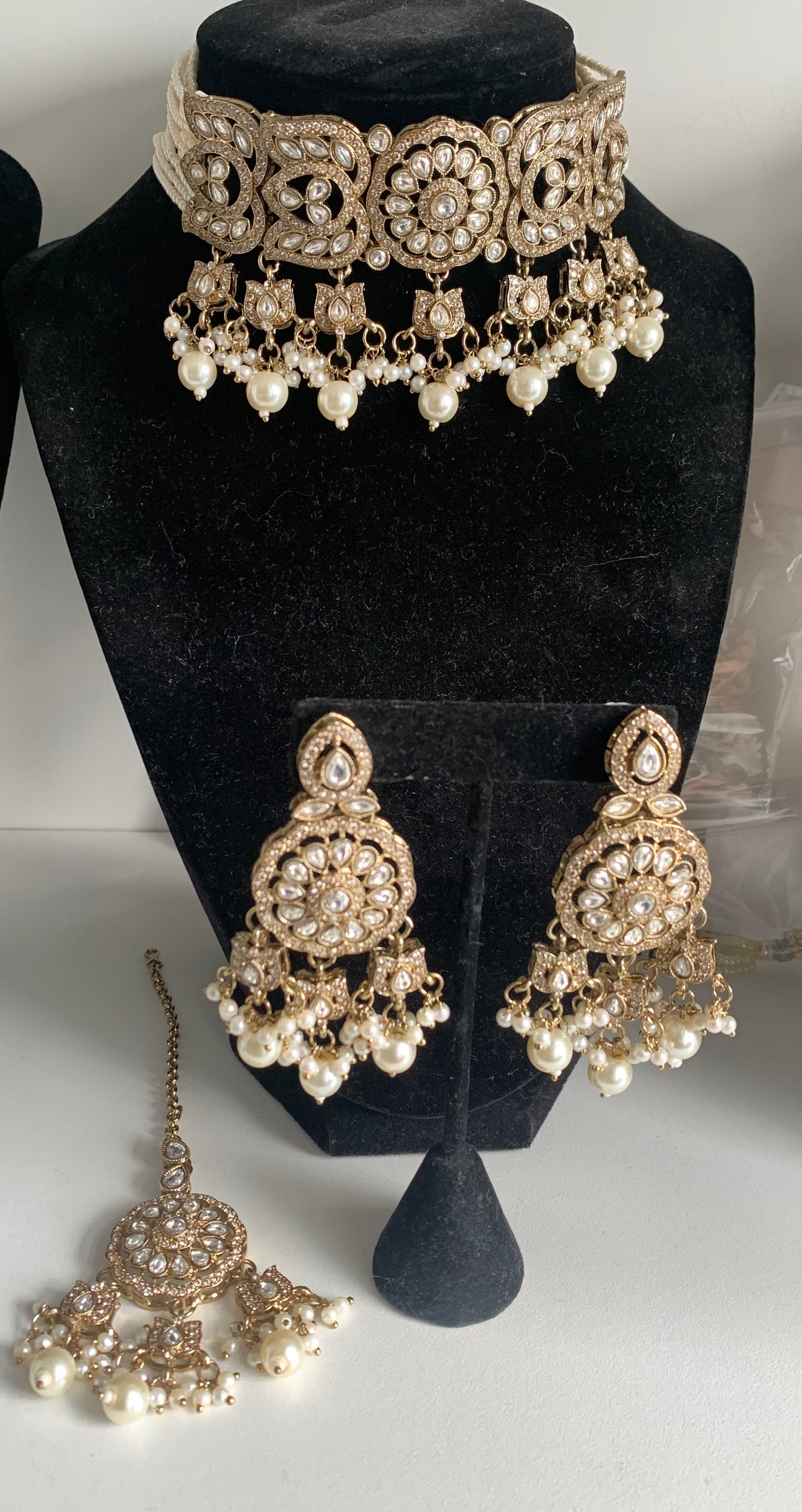 Choker Set