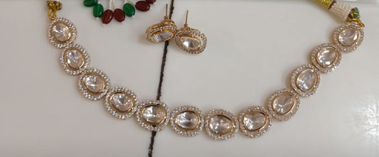 Tyani Kundan Necklace Set