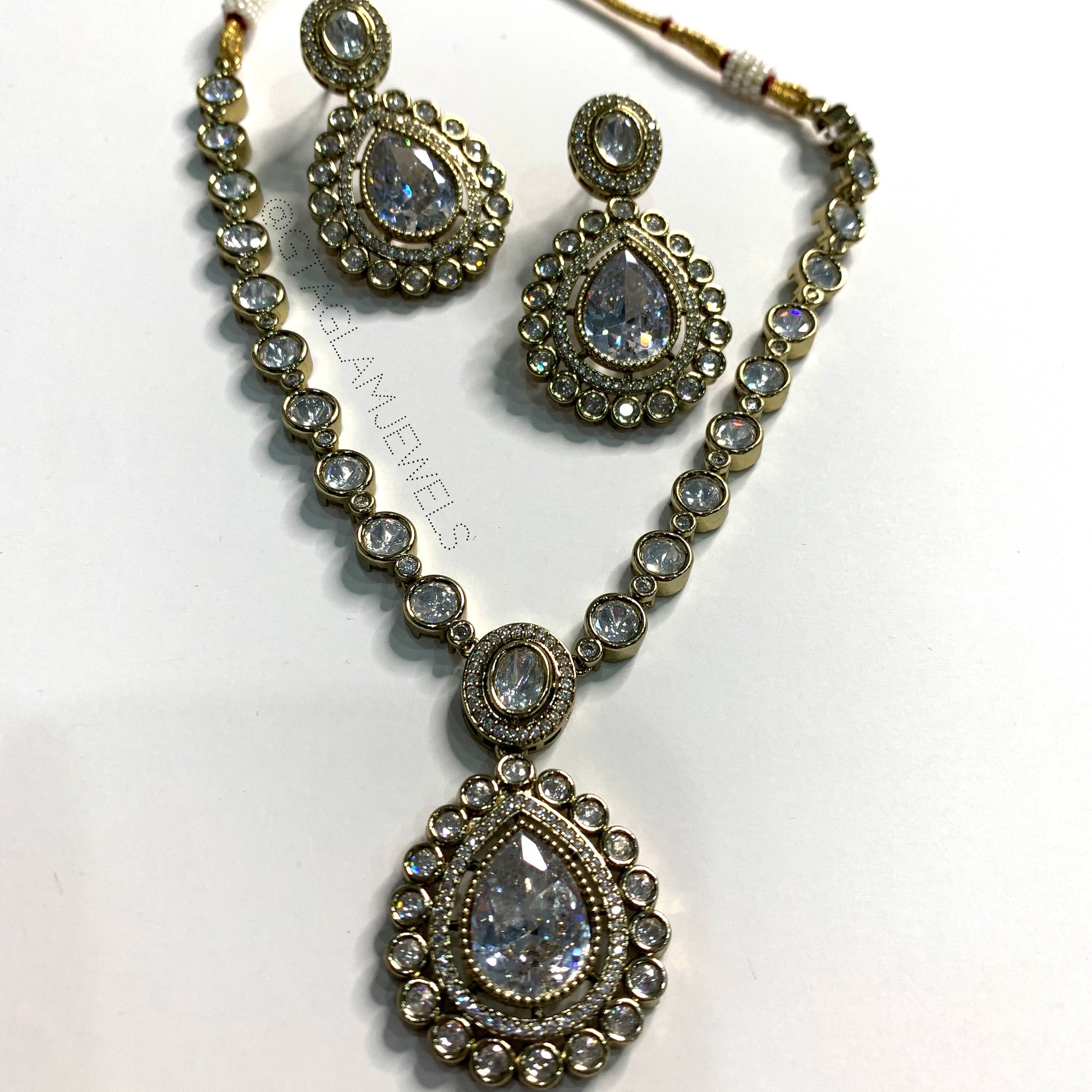 Uncut Kundan Necklace Set image 0