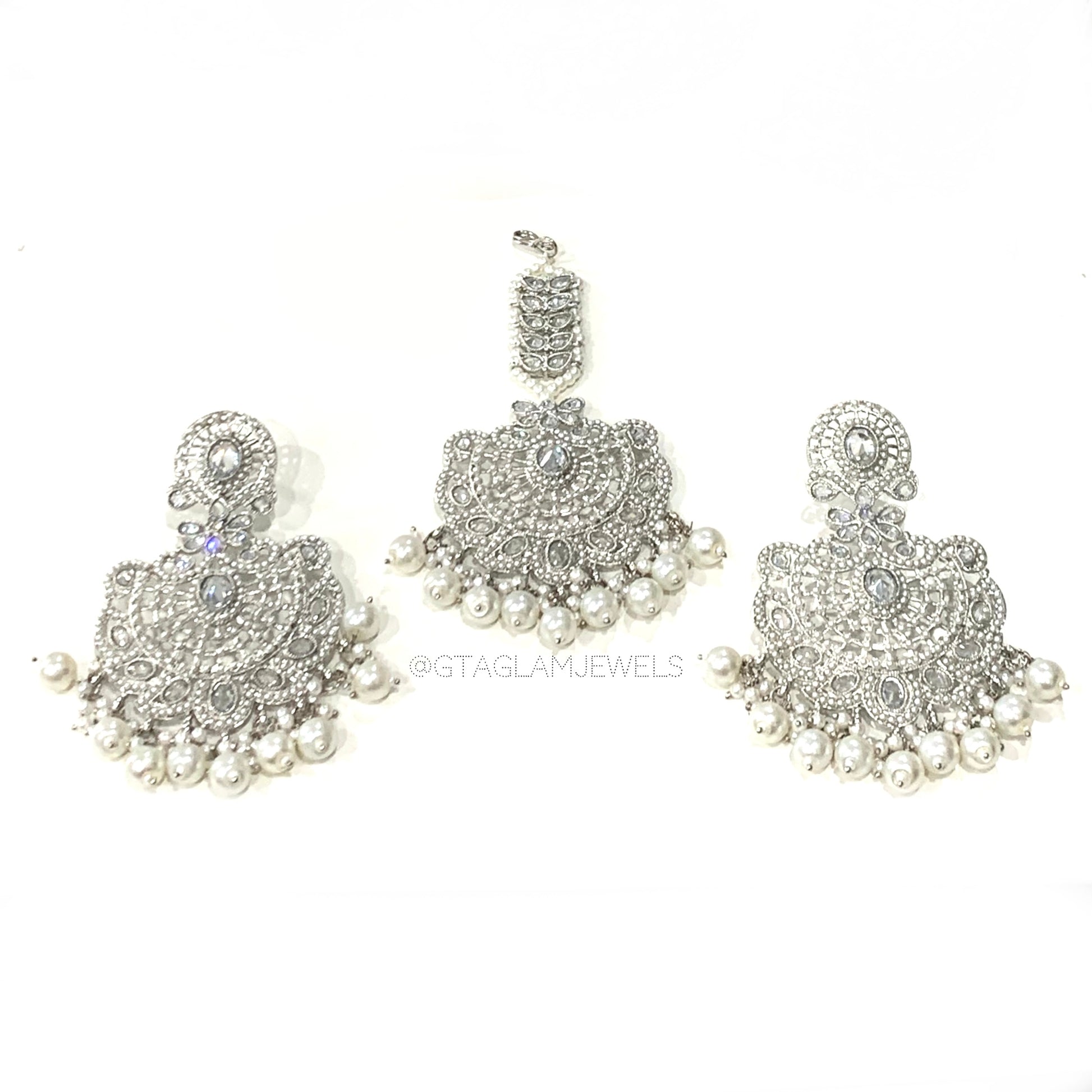 Oversized Earrings & Tikka Set image 0